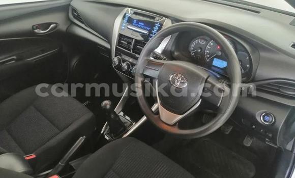 Acheter Occasion Voiture Toyota Yaris Gris à Beitbridge, Matabeleland South Acheter Occasion Voiture Toyota Yaris Gris à Beitbridge, Matabeleland South