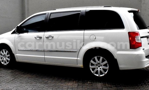 Acheter Occasion Voiture Chrysler Voyager Autre à Beitbridge, Matabeleland South Acheter Occasion Voiture Chrysler Voyager Autre à Beitbridge, Matabeleland South