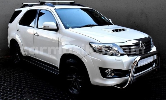 Tenga Tsaru Toyota Fortuner Zvimwe Mota in Beitbridge in Matabeleland South Tenga Tsaru Toyota Fortuner Zvimwe Mota in Beitbridge in Matabeleland South