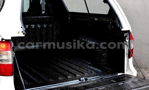 Acheter Occasion Voiture Chevrolet Corsa Blanc à Beitbridge, Matabeleland South Acheter Occasion Voiture Chevrolet Corsa Blanc à Beitbridge, Matabeleland South