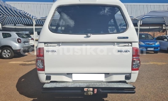 Acheter Occasion Voiture Toyota Hilux Blanc à Beitbridge, Matabeleland South Acheter Occasion Voiture Toyota Hilux Blanc à Beitbridge, Matabeleland South