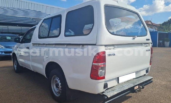 Acheter Occasion Voiture Toyota Hilux Blanc à Beitbridge, Matabeleland South Acheter Occasion Voiture Toyota Hilux Blanc à Beitbridge, Matabeleland South