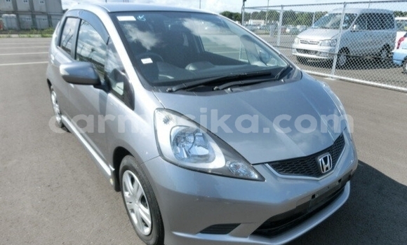 Nunua Ilio tumika Honda Fit Fedha Gari ndani ya Beitbridge nchini Matabeleland Kusini