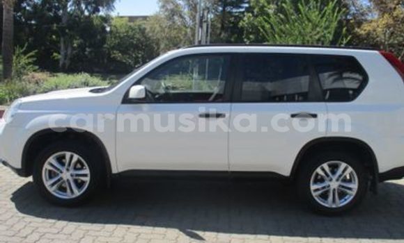 Acheter Occasion Voiture Nissan X–Trail Blanc à Beitbridge, Matabeleland South Acheter Occasion Voiture Nissan X–Trail Blanc à Beitbridge, Matabeleland South