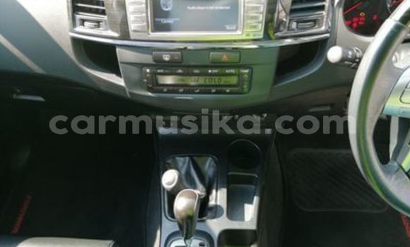 Nunua Ilio tumika Toyota Fortuner Nyeupe Gari ndani ya Beitbridge nchini Matabeleland Kusini Nunua Ilio tumika Toyota Fortuner Nyeupe Gari ndani ya Beitbridge nchini Matabeleland Kusini