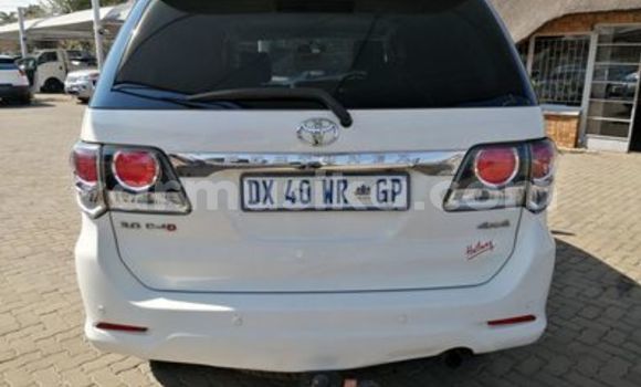 Nunua Ilio tumika Toyota Fortuner Nyeupe Gari ndani ya Beitbridge nchini Matabeleland Kusini Nunua Ilio tumika Toyota Fortuner Nyeupe Gari ndani ya Beitbridge nchini Matabeleland Kusini