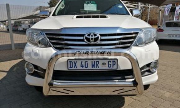 Nunua Ilio tumika Toyota Fortuner Nyeupe Gari ndani ya Beitbridge nchini Matabeleland Kusini Nunua Ilio tumika Toyota Fortuner Nyeupe Gari ndani ya Beitbridge nchini Matabeleland Kusini