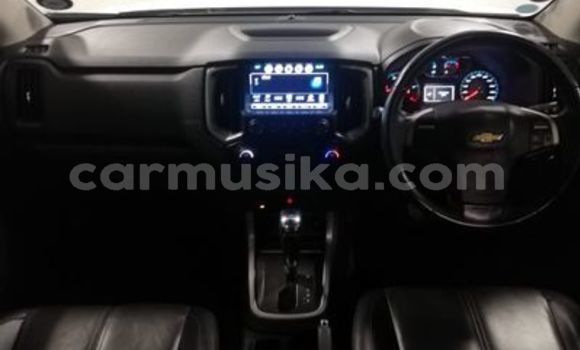 Acheter Occasion Voiture Chevrolet TrailBlazer Blanc à Beitbridge, Matabeleland South Acheter Occasion Voiture Chevrolet TrailBlazer Blanc à Beitbridge, Matabeleland South