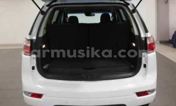 Acheter Occasion Voiture Chevrolet TrailBlazer Blanc à Beitbridge, Matabeleland South Acheter Occasion Voiture Chevrolet TrailBlazer Blanc à Beitbridge, Matabeleland South