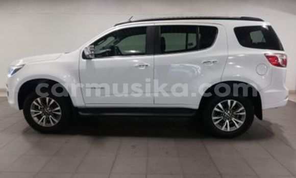 Acheter Occasion Voiture Chevrolet TrailBlazer Blanc à Beitbridge, Matabeleland South Acheter Occasion Voiture Chevrolet TrailBlazer Blanc à Beitbridge, Matabeleland South