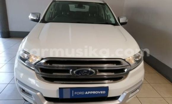 Acheter Occasion Voiture Ford Everest Blanc à Beitbridge, Matabeleland South Acheter Occasion Voiture Ford Everest Blanc à Beitbridge, Matabeleland South