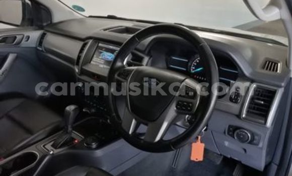 Acheter Occasion Voiture Ford Everest Blanc à Beitbridge, Matabeleland South Acheter Occasion Voiture Ford Everest Blanc à Beitbridge, Matabeleland South