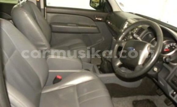 Nunua Ilio tumika Ford Everest Nyingine Gari ndani ya Beitbridge nchini Matabeleland Kusini Nunua Ilio tumika Ford Everest Nyingine Gari ndani ya Beitbridge nchini Matabeleland Kusini