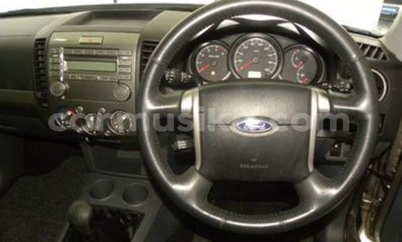 Nunua Ilio tumika Ford Everest Nyingine Gari ndani ya Beitbridge nchini Matabeleland Kusini Nunua Ilio tumika Ford Everest Nyingine Gari ndani ya Beitbridge nchini Matabeleland Kusini