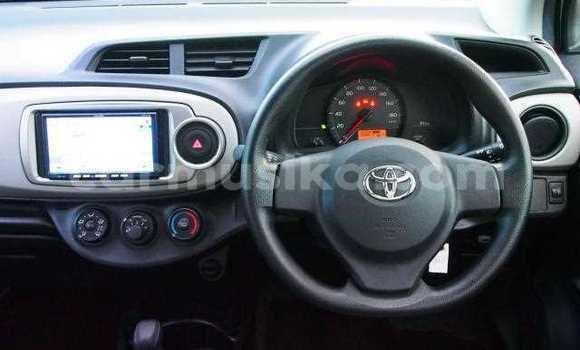 Nunua Ilio tumika Toyota Vitz Nyeupe Gari ndani ya Beitbridge nchini Matabeleland Kusini Nunua Ilio tumika Toyota Vitz Nyeupe Gari ndani ya Beitbridge nchini Matabeleland Kusini