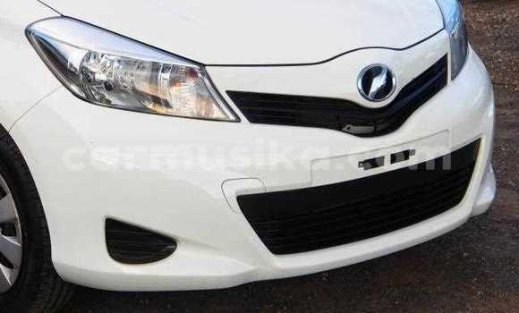 Nunua Ilio tumika Toyota Vitz Nyeupe Gari ndani ya Beitbridge nchini Matabeleland Kusini Nunua Ilio tumika Toyota Vitz Nyeupe Gari ndani ya Beitbridge nchini Matabeleland Kusini