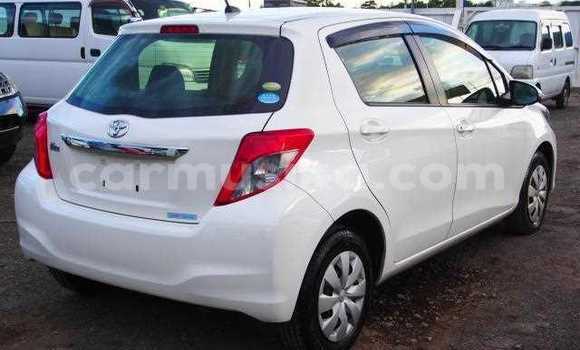 Nunua Ilio tumika Toyota Vitz Nyeupe Gari ndani ya Beitbridge nchini Matabeleland Kusini Nunua Ilio tumika Toyota Vitz Nyeupe Gari ndani ya Beitbridge nchini Matabeleland Kusini