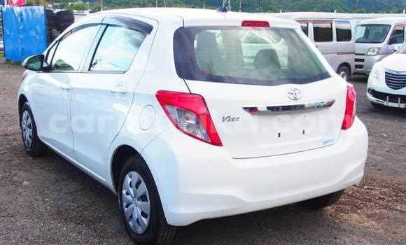 Nunua Ilio tumika Toyota Vitz Nyeupe Gari ndani ya Beitbridge nchini Matabeleland Kusini Nunua Ilio tumika Toyota Vitz Nyeupe Gari ndani ya Beitbridge nchini Matabeleland Kusini