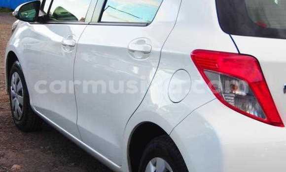 Nunua Ilio tumika Toyota Vitz Nyeupe Gari ndani ya Beitbridge nchini Matabeleland Kusini Nunua Ilio tumika Toyota Vitz Nyeupe Gari ndani ya Beitbridge nchini Matabeleland Kusini