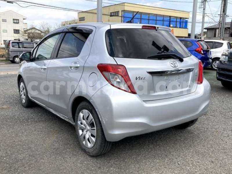 Big with watermark toyota vitz matabeleland south beitbridge 22049