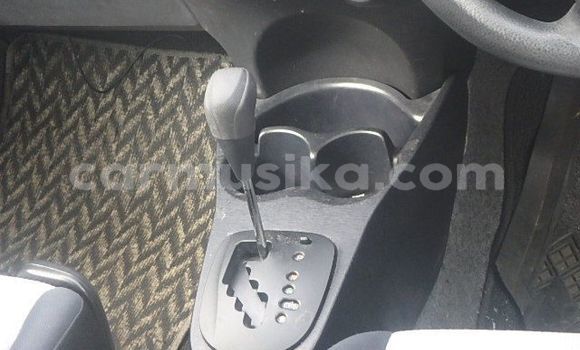 Acheter Occasion Voiture Toyota Vitz Rouge à Beitbridge, Matabeleland South Acheter Occasion Voiture Toyota Vitz Rouge à Beitbridge, Matabeleland South