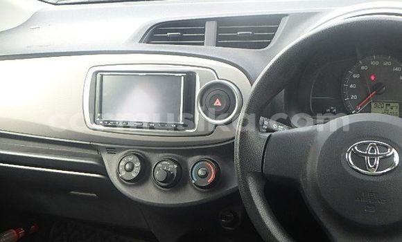 Acheter Occasion Voiture Toyota Vitz Rouge à Beitbridge, Matabeleland South Acheter Occasion Voiture Toyota Vitz Rouge à Beitbridge, Matabeleland South