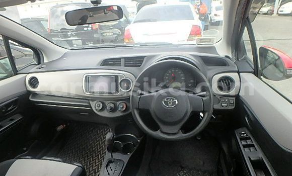 Acheter Occasion Voiture Toyota Vitz Rouge à Beitbridge, Matabeleland South Acheter Occasion Voiture Toyota Vitz Rouge à Beitbridge, Matabeleland South