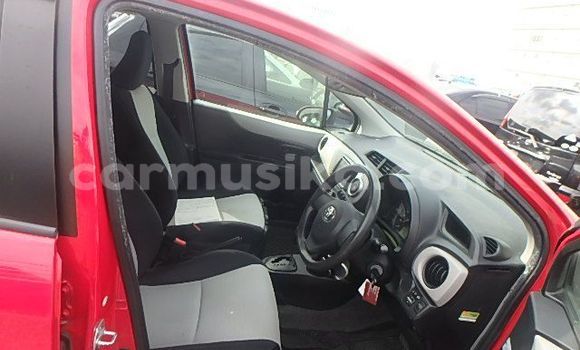 Acheter Occasion Voiture Toyota Vitz Rouge à Beitbridge, Matabeleland South Acheter Occasion Voiture Toyota Vitz Rouge à Beitbridge, Matabeleland South