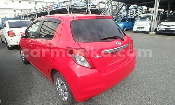 Acheter Occasion Voiture Toyota Vitz Rouge à Beitbridge, Matabeleland South Acheter Occasion Voiture Toyota Vitz Rouge à Beitbridge, Matabeleland South