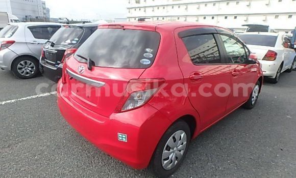 Acheter Occasion Voiture Toyota Vitz Rouge à Beitbridge, Matabeleland South Acheter Occasion Voiture Toyota Vitz Rouge à Beitbridge, Matabeleland South