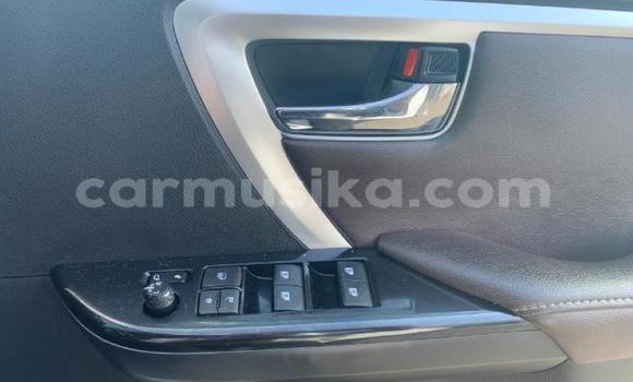 Nunua Ilio tumika Toyota Fortuner Nyeupe Gari ndani ya Beitbridge nchini Matabeleland Kusini Nunua Ilio tumika Toyota Fortuner Nyeupe Gari ndani ya Beitbridge nchini Matabeleland Kusini