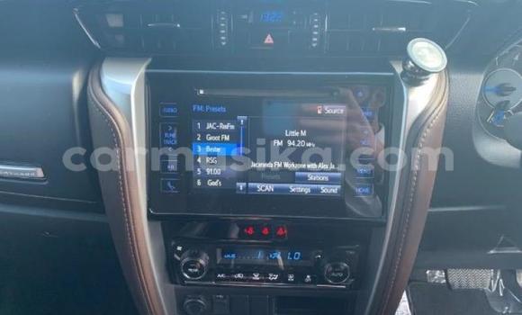 Nunua Ilio tumika Toyota Fortuner Nyeupe Gari ndani ya Beitbridge nchini Matabeleland Kusini Nunua Ilio tumika Toyota Fortuner Nyeupe Gari ndani ya Beitbridge nchini Matabeleland Kusini