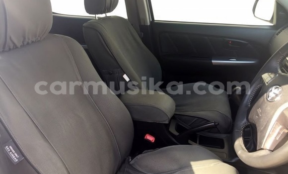 Acheter Occasion Voiture Toyota Hilux Blanc à Beitbridge, Matabeleland South Acheter Occasion Voiture Toyota Hilux Blanc à Beitbridge, Matabeleland South