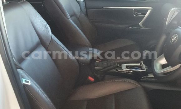 Acheter Occasion Voiture Toyota Fortuner Blanc à Beitbridge, Matabeleland South Acheter Occasion Voiture Toyota Fortuner Blanc à Beitbridge, Matabeleland South