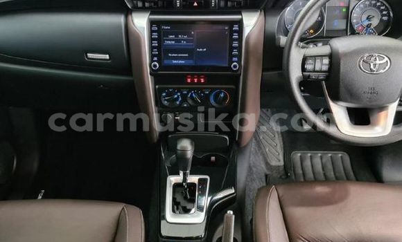 Acheter Occasion Voiture Toyota Fortuner Blanc à Beitbridge, Matabeleland South Acheter Occasion Voiture Toyota Fortuner Blanc à Beitbridge, Matabeleland South