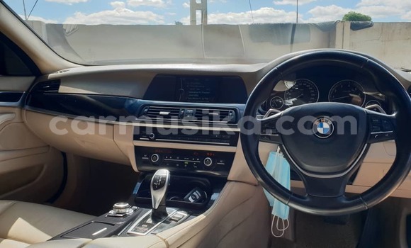 Nunua Ilio tumika BMW 5–Series Bluu Gari ndani ya Harare nchini Harare Nunua Ilio tumika BMW 5–Series Bluu Gari ndani ya Harare nchini Harare
