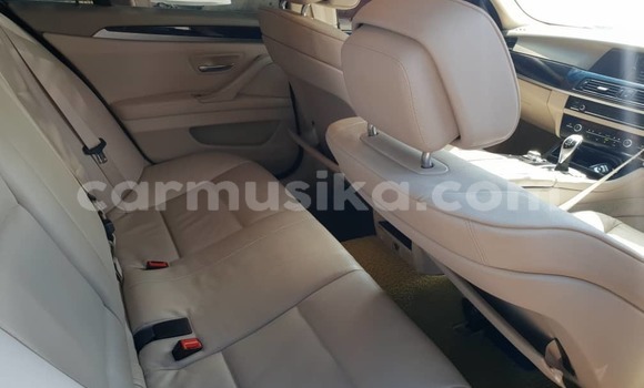 Nunua Ilio tumika BMW 5–Series Bluu Gari ndani ya Harare nchini Harare Nunua Ilio tumika BMW 5–Series Bluu Gari ndani ya Harare nchini Harare