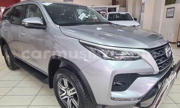 Acheter Occasion Voiture Toyota Fortuner Gris à Beitbridge, Matabeleland South Acheter Occasion Voiture Toyota Fortuner Gris à Beitbridge, Matabeleland South