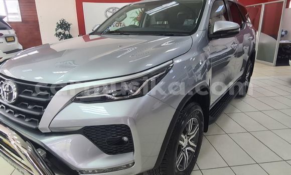Acheter Occasion Voiture Toyota Fortuner Gris à Beitbridge, Matabeleland South Acheter Occasion Voiture Toyota Fortuner Gris à Beitbridge, Matabeleland South