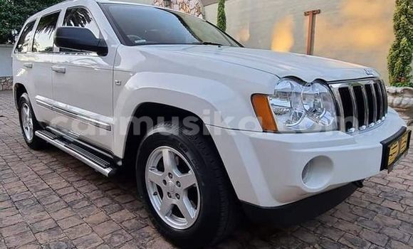 Acheter Occasion Voiture Jeep Grand Cherokee Blanc à Beitbridge, Matabeleland South Acheter Occasion Voiture Jeep Grand Cherokee Blanc à Beitbridge, Matabeleland South
