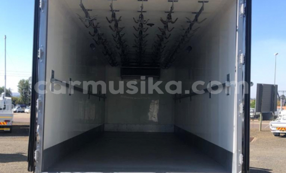 Tenga Tsaru Scania R420 Chena Rori in Beitbridge in Matabeleland South Tenga Tsaru Scania R420 Chena Rori in Beitbridge in Matabeleland South