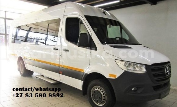 Nunua Ilio tumika Mercedes‒Benz 190 Nyeupe Gari ndani ya Beitbridge nchini Matabeleland Kusini