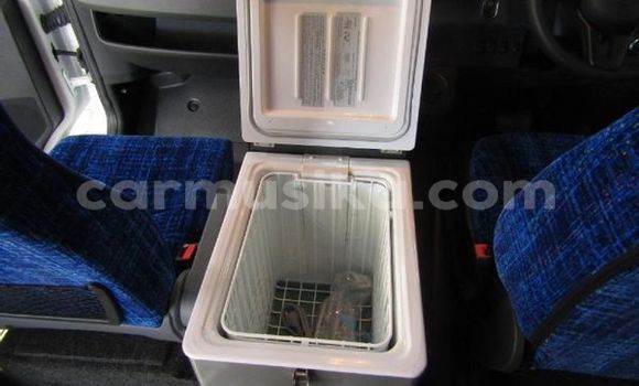 Tenga Tsaru Mercedes‒Benz 190 Chena Mota in Beitbridge in Matabeleland South Tenga Tsaru Mercedes‒Benz 190 Chena Mota in Beitbridge in Matabeleland South