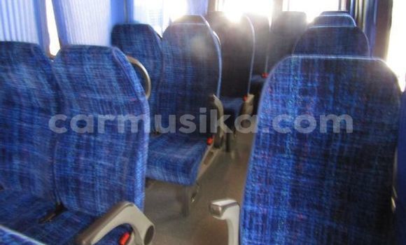 Tenga Tsaru Mercedes‒Benz 190 Chena Mota in Beitbridge in Matabeleland South Tenga Tsaru Mercedes‒Benz 190 Chena Mota in Beitbridge in Matabeleland South