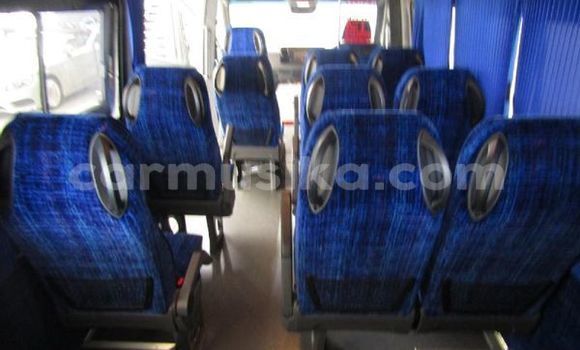 Tenga Tsaru Mercedes‒Benz 190 Chena Mota in Beitbridge in Matabeleland South Tenga Tsaru Mercedes‒Benz 190 Chena Mota in Beitbridge in Matabeleland South