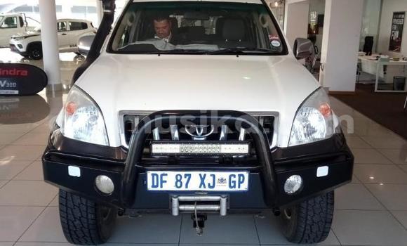 Nunua Ilio tumika Toyota Land Cruiser Prado Nyeupe Gari ndani ya Harare nchini Harare