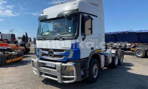 Acheter Occasion Utilitaire Mercedes‒Benz 2628 Blanc à Harare, Harare Acheter Occasion Utilitaire Mercedes‒Benz 2628 Blanc à Harare, Harare