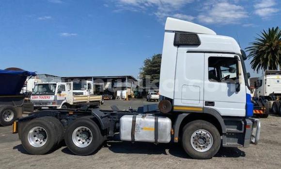 Acheter Occasion Utilitaire Mercedes‒Benz 2628 Blanc à Harare, Harare Acheter Occasion Utilitaire Mercedes‒Benz 2628 Blanc à Harare, Harare