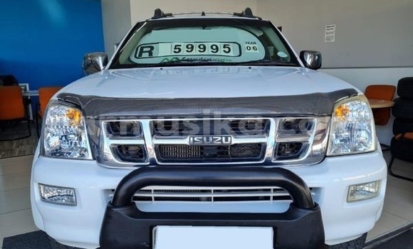 Buy Used Isuzu KB White Car in Beitbridge in Matabeleland South