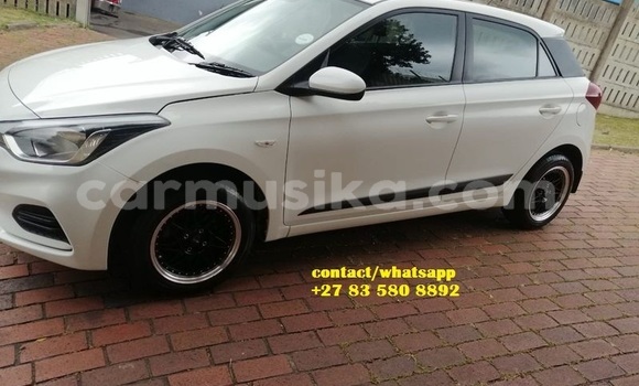 Buy Used Hyundai i20 White Car in Beitbridge in Matabeleland South